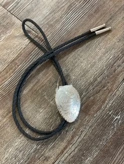 M&F Western | Oval Floral Design Bolo