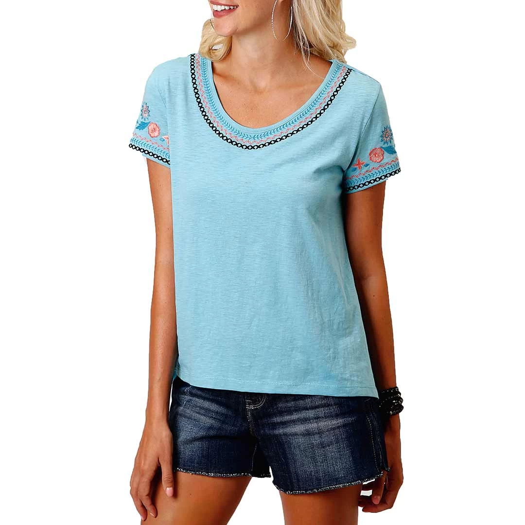 Roper Women's Embroidered Keyhole Back T-shirt