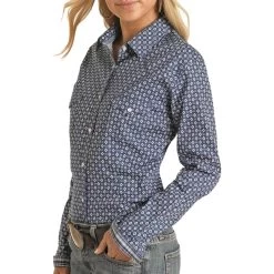 Rough Stock Women's Diamond Print Snap Shirt